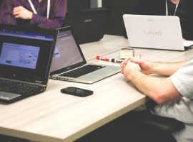 Keuntungan Sewa Laptop Dibanding Beli Baru