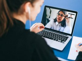 5 Cara Agar Kamera Laptop Jernih Saat Online Meeting