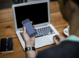 cara menghubungkan hp ke laptop dengan kabel data