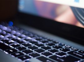 cara menyalakan lampu keyboard laptop