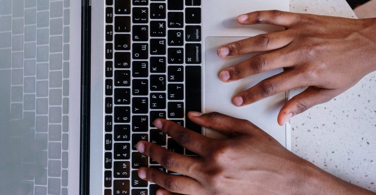 cara menambah file di word