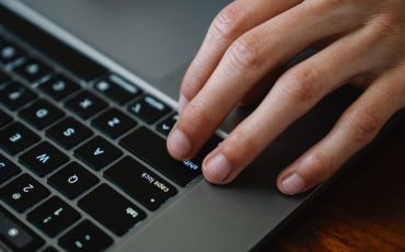 cara mengatasi keyboard laptop mengetik sendiri