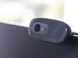 laptop dengan kamera bagus