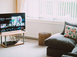 cara membersihkan kaca tv led