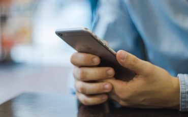 cara menghapus pesan email di hp