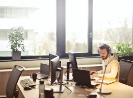 cara menghubungkan anycast ke laptop windows 10