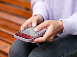 cara menghilangkan goresan di layar hp