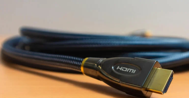 perbedaan displayport dan hdmi