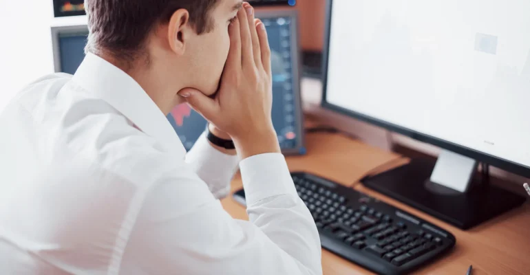 mengatasi layar monitor berkedip