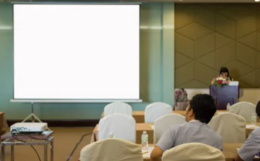 sewa proyektor dan screen