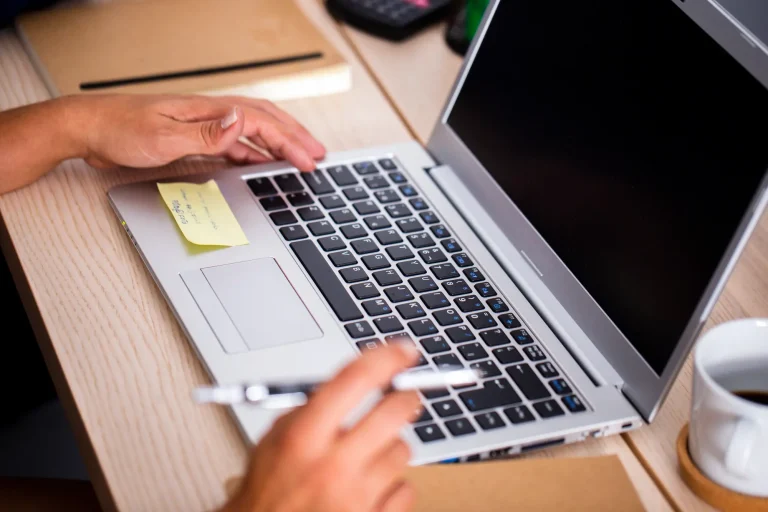 Sewa Laptop Murah untuk Kebutuhan Kerja dan Event
